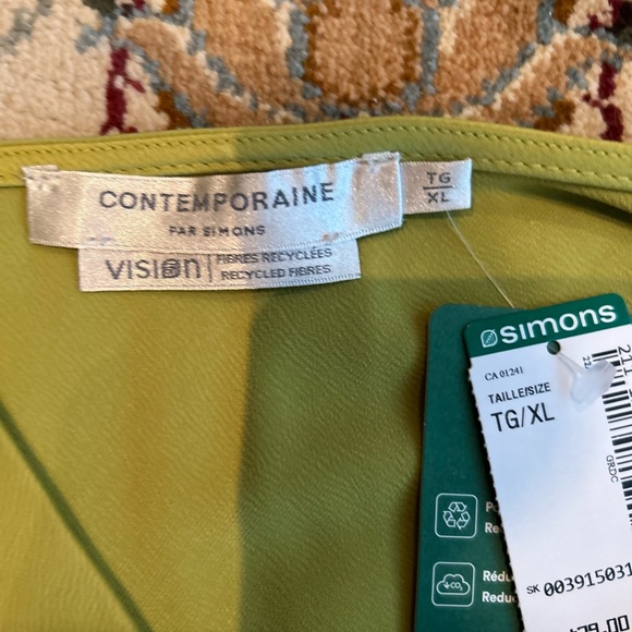 XLarge satin top new - Picture 3 of 10